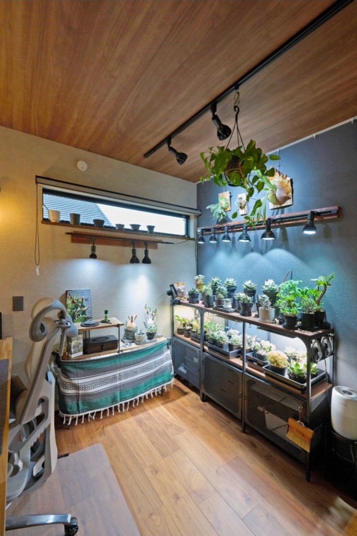 内装とライティングで魅せる、こだわりが詰まったプライベート空間の画像