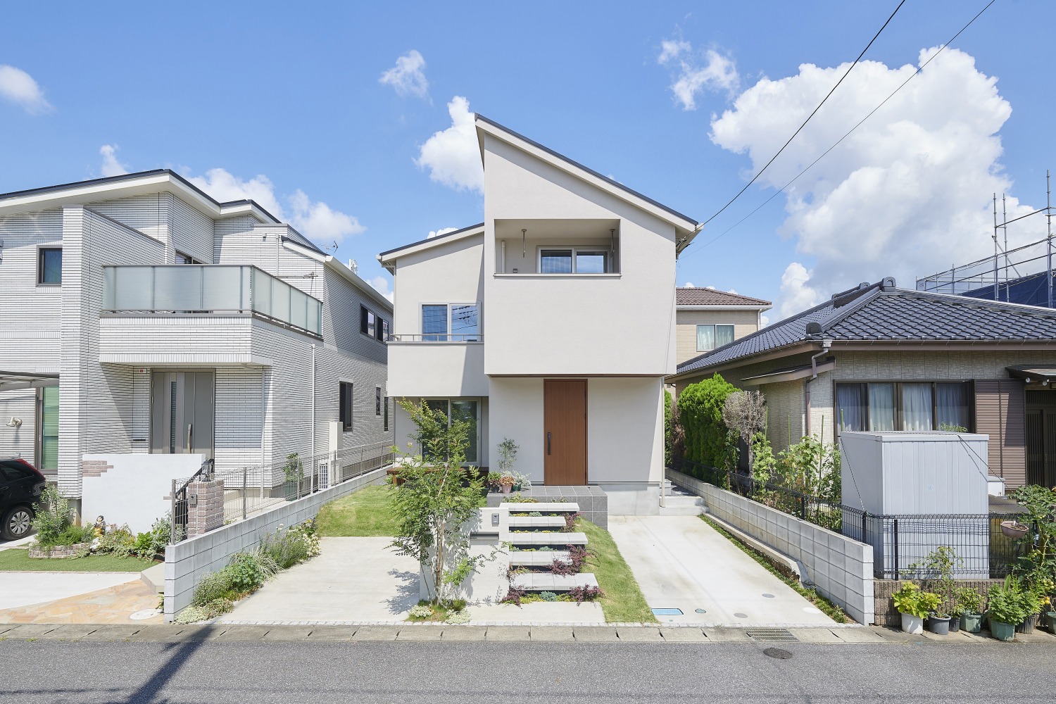 片流れ屋根の爽やかな外観の画像