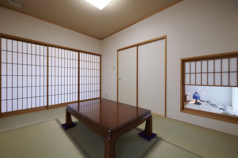 伝統美が息づく二世帯住宅の画像