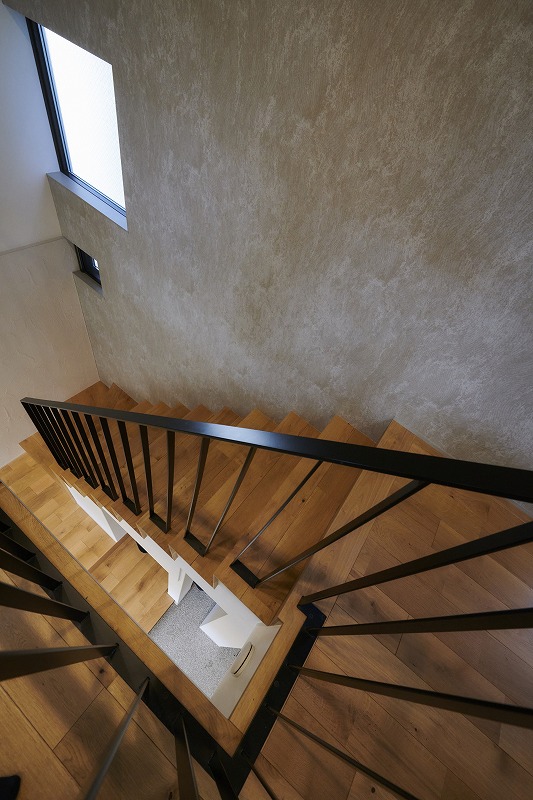 難易度の高い仕上がりのひな壇階段の画像