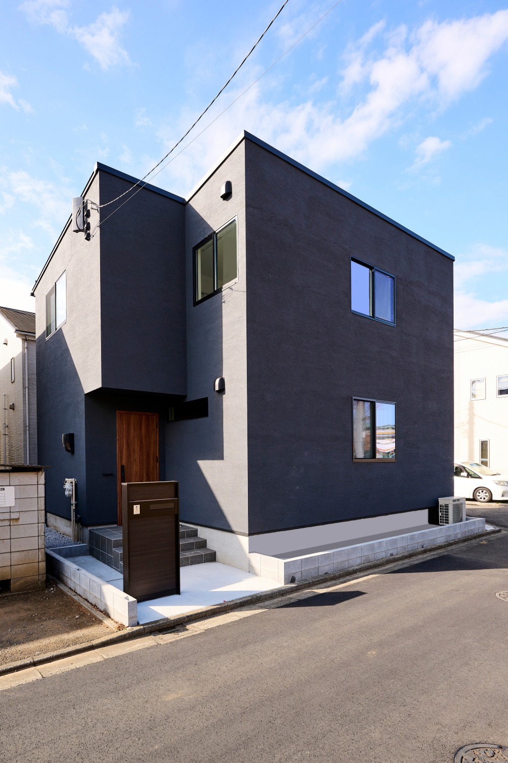 自然光を取りこむ都市型住宅の画像
