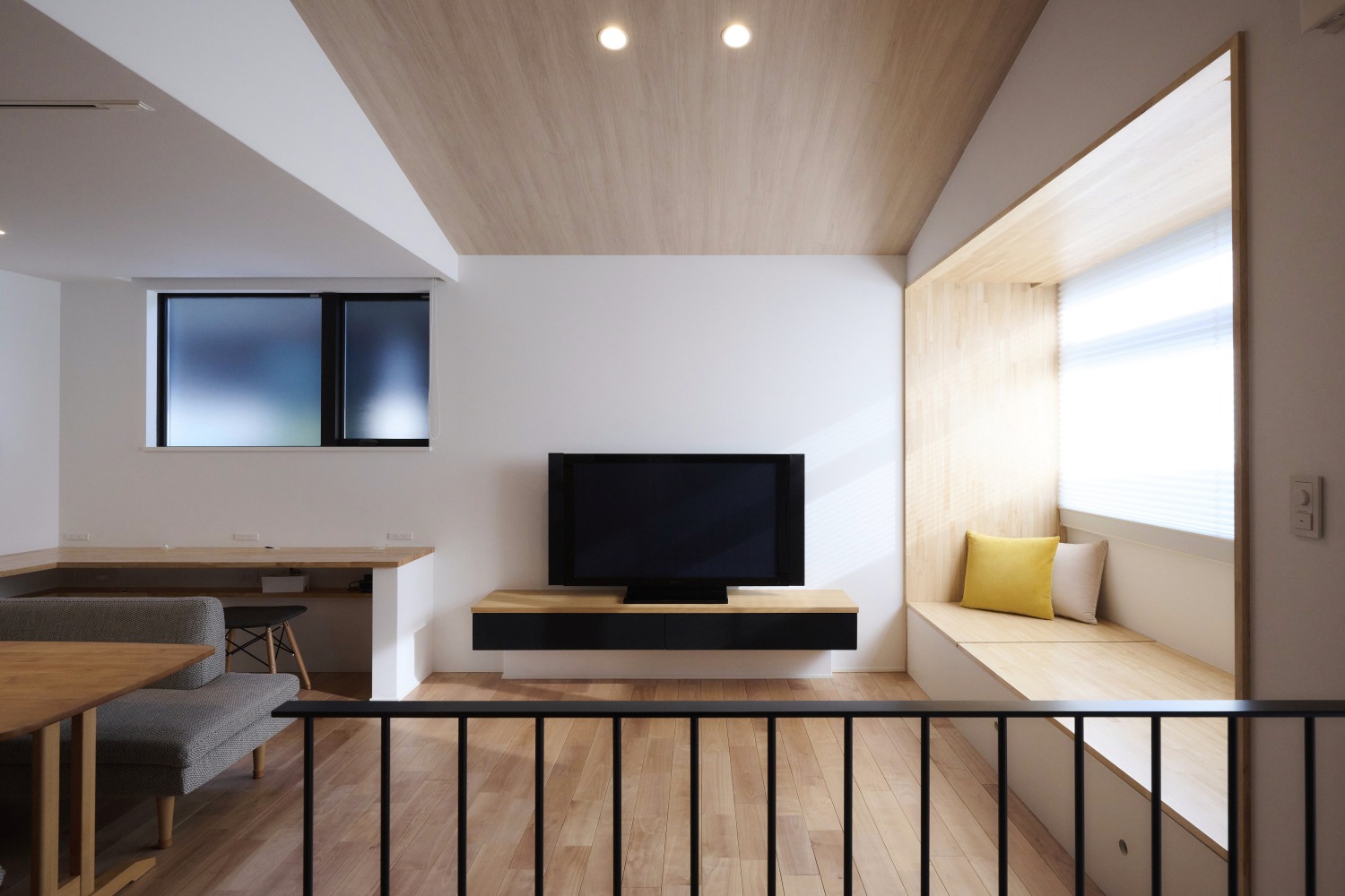 南東向きの明るさに満ちた2階リビングの画像