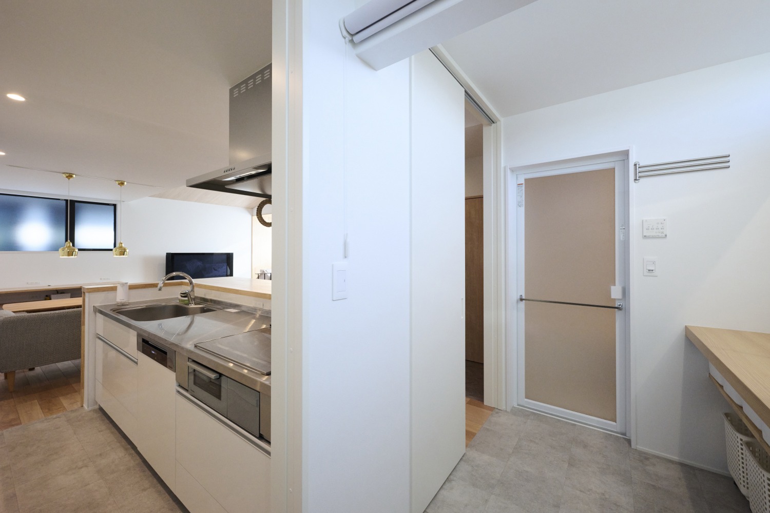 家事動線がスムーズな水回りのレイアウトの画像