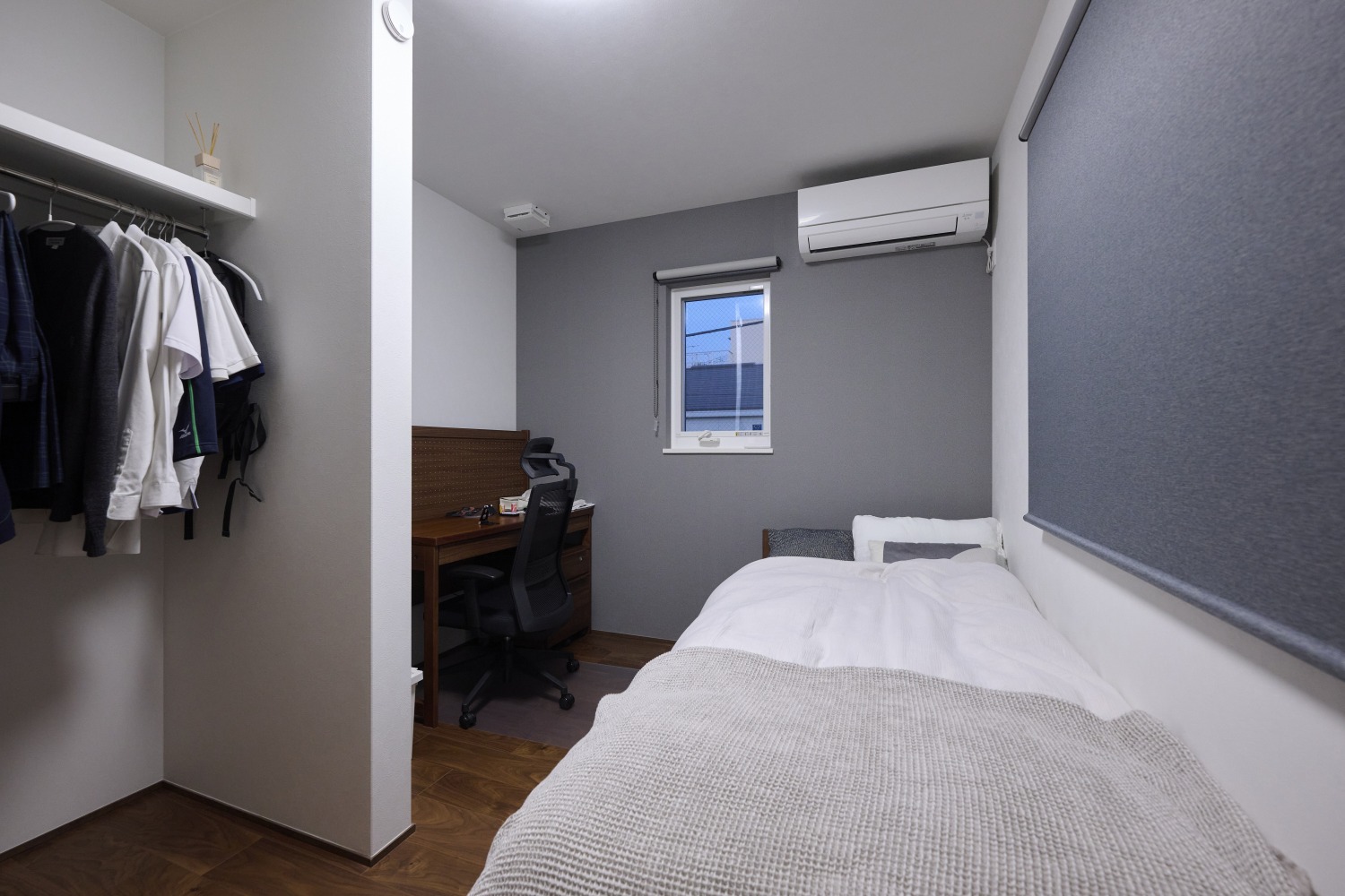 オープン収納を計画した子ども部屋の画像