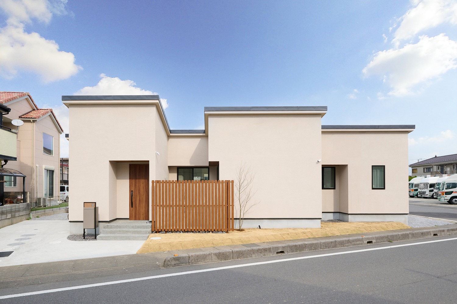 平屋で愉しむアウトドアな暮らしの画像