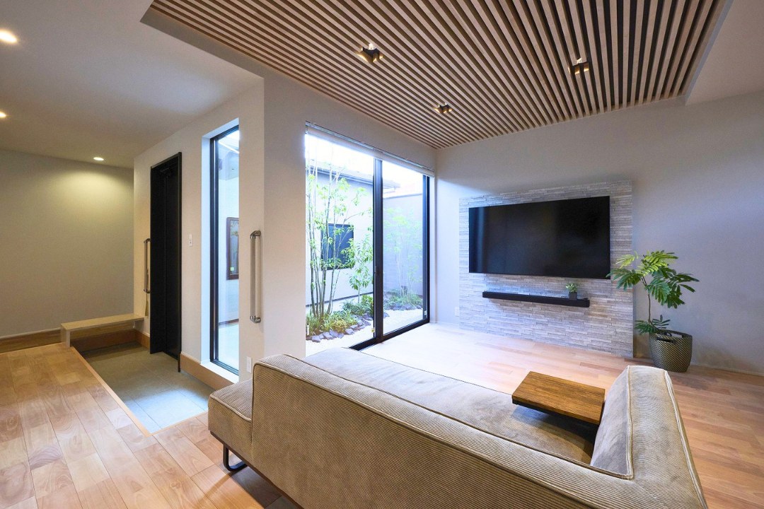 House with Patioの画像