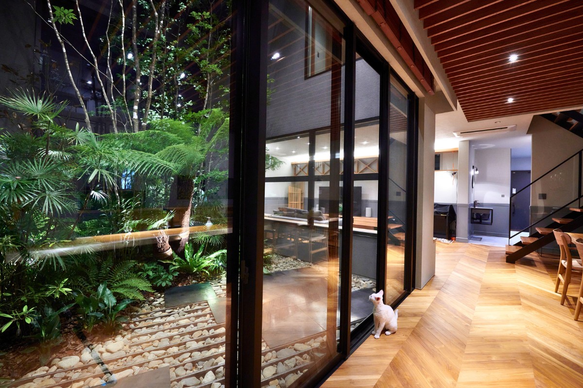 ペットと一緒に暮らす、ラグジュアリーな邸宅の画像