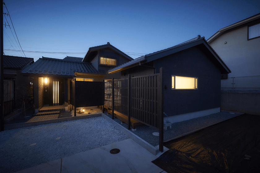 和モダンを楽しむ中庭型平屋住まい