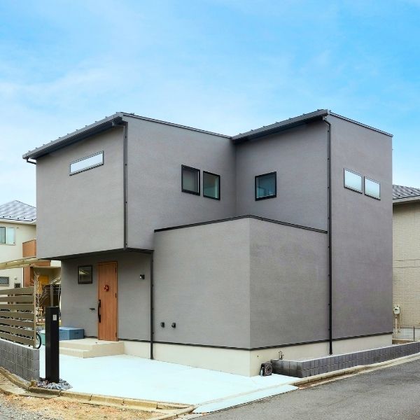 インナーテラスで結ぶ家の画像