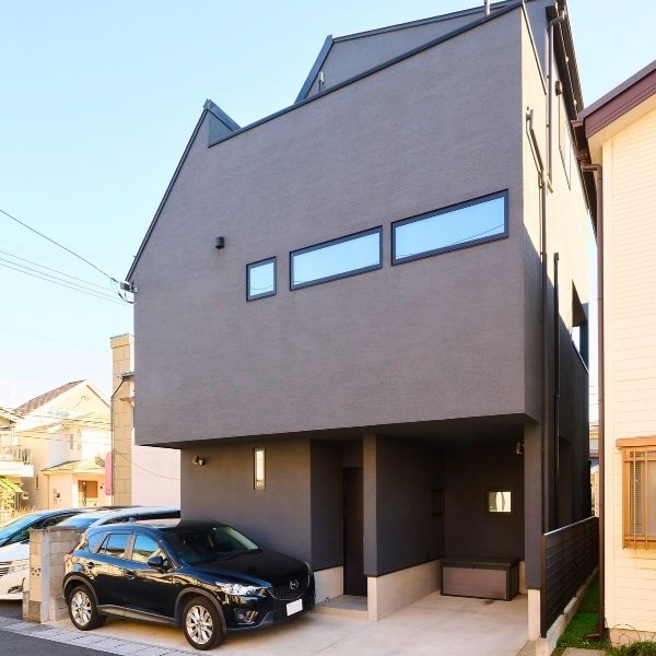 グレーとホワイトのシンプルスタイルの画像