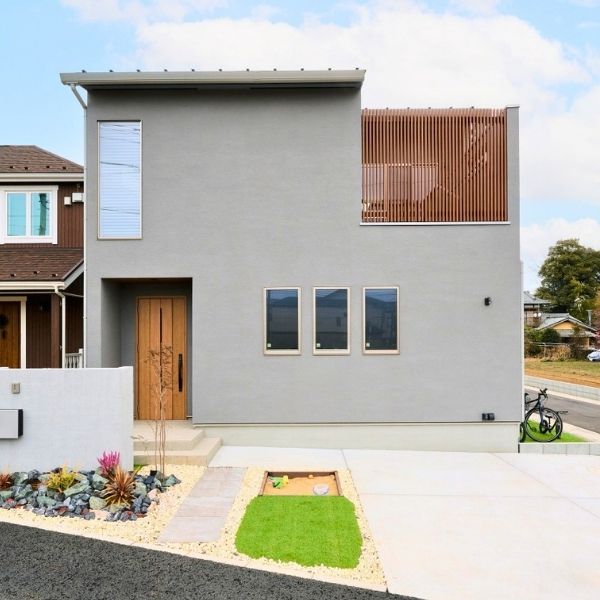 スカイラウンジで愛猫とくつろぐ家の画像