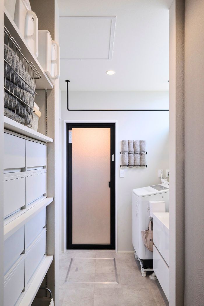 使い勝手とデザイン性にこだわった洗面室の画像