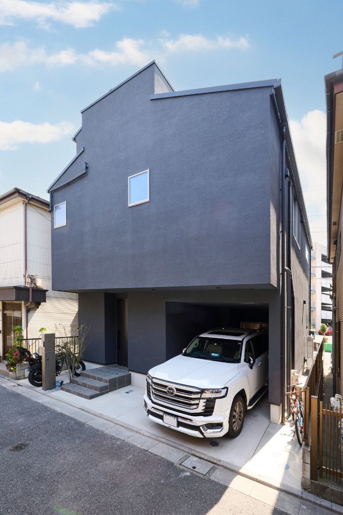 大切な愛車を守るビルトインガレージの画像