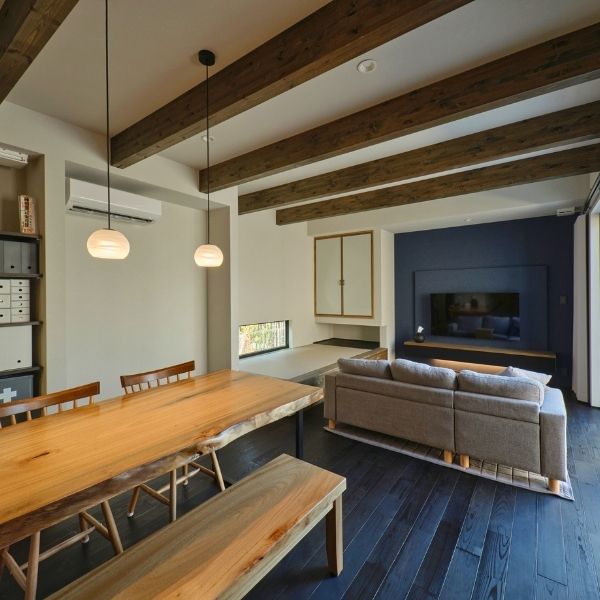 古きよき和と現代美が協奏する和モダンな家の画像