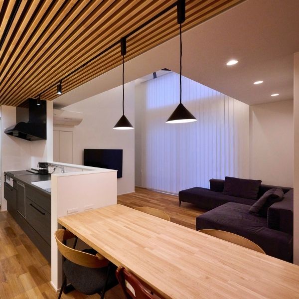 旗竿地で叶えた収納充実の木の家の画像