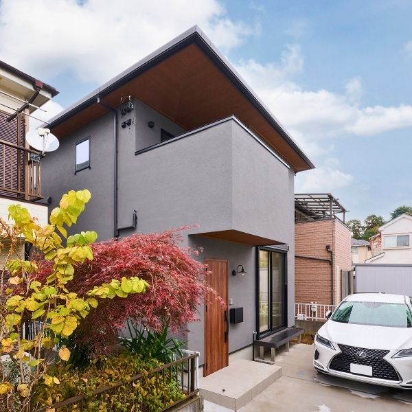 旗竿地で叶えた収納充実の木の家の画像