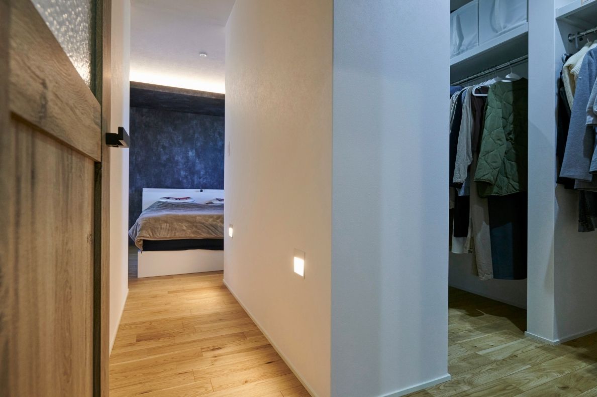 衣類が全て収納できるように設計されたWICの画像