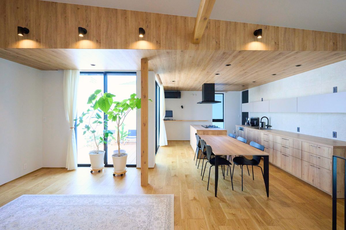 素材感を感じる温もりの2階LDKの画像