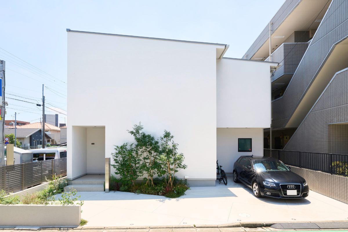 明るく開放的な2階リビングの家の画像