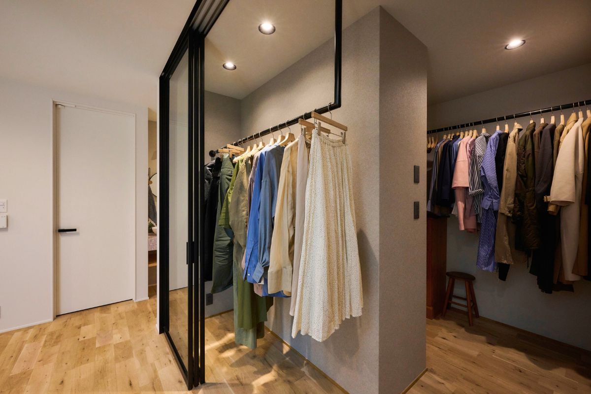 大容量の家族の衣裳部屋の画像